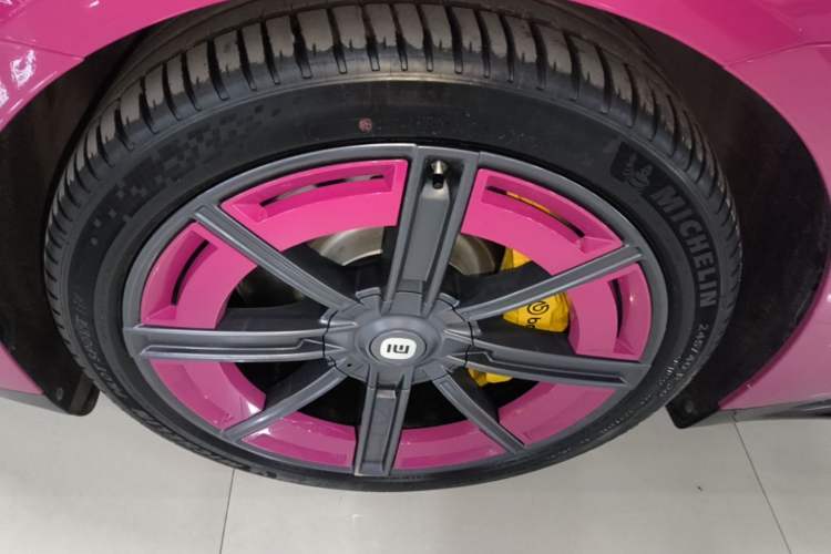 Used Xiaomi Auto SU7 2024 Four-Wheel Drive Ultra-Long Range Advanced Intelligent Driving Max Edition Left Front Wheel Hub