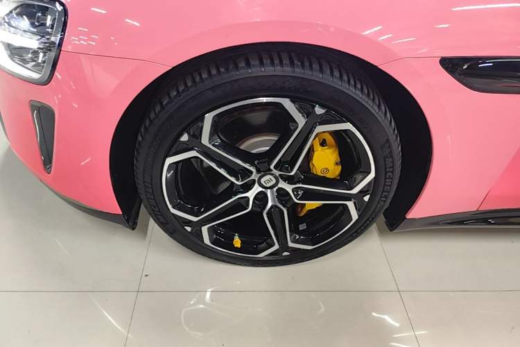 Used Xiaomi Auto SU7 2024 Four-Wheel Drive Ultra-Long Range Advanced Intelligent Driving Max Edition Left Front Wheel Hub