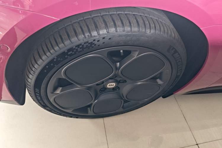 Used Xiaomi Auto SU7 2024 Rear-Drive Long-Range Intelligent Driving Version Left Front Wheel Hub
