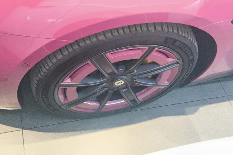 Used Xiaomi Auto SU7 2024 Four-Wheel Drive Ultra-Long Range Advanced Intelligent Driving Max Edition Left Front Wheel Hub