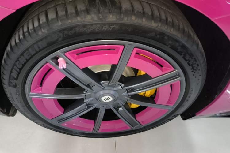 Used Xiaomi Auto SU7 2024 Four-Wheel Drive Ultra-Long Range Advanced Intelligent Driving Max Edition Left Front Wheel Hub