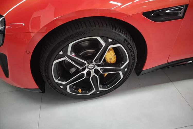 Used Xiaomi Auto SU7 2024 Four-Wheel Drive Ultra-Long Range Advanced Intelligent Driving Max Edition Left Front Wheel Hub