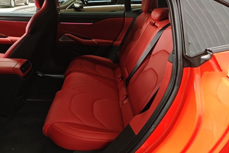 Used Xiaomi Auto SU7 2024 Four-Wheel Drive Ultra-Long Range Advanced Intelligent Driving Max Edition Left Rear Seat