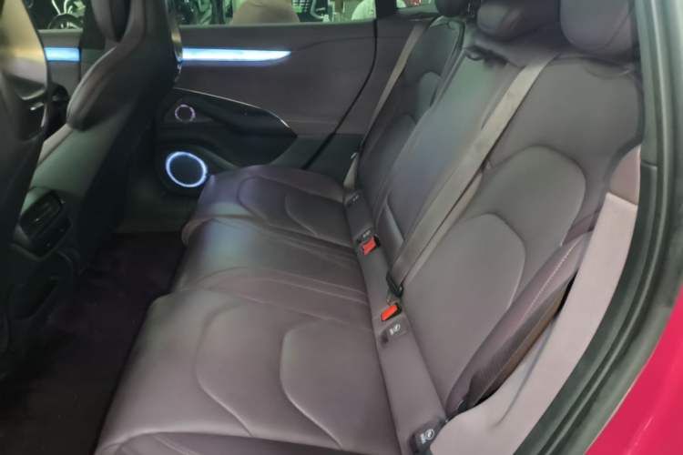 Used Xiaomi Auto SU7 2024 Four-Wheel Drive Ultra-Long Range Advanced Intelligent Driving Max Edition Left Rear Seat