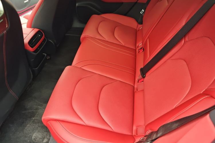 Used Xiaomi Auto SU7 2024 Four-Wheel Drive Ultra-Long Range Advanced Intelligent Driving Max Edition Left Rear Seat