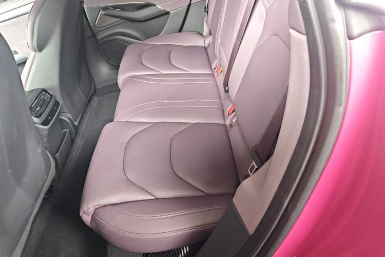 Used Xiaomi Auto SU7 2024 Four-Wheel Drive Ultra-Long Range Advanced Intelligent Driving Max Edition Left Rear Seat