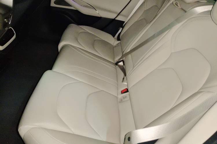 Used Xiaomi Auto SU7 2024 Four-Wheel Drive Ultra-Long Range Advanced Intelligent Driving Max Edition Left Rear Seat