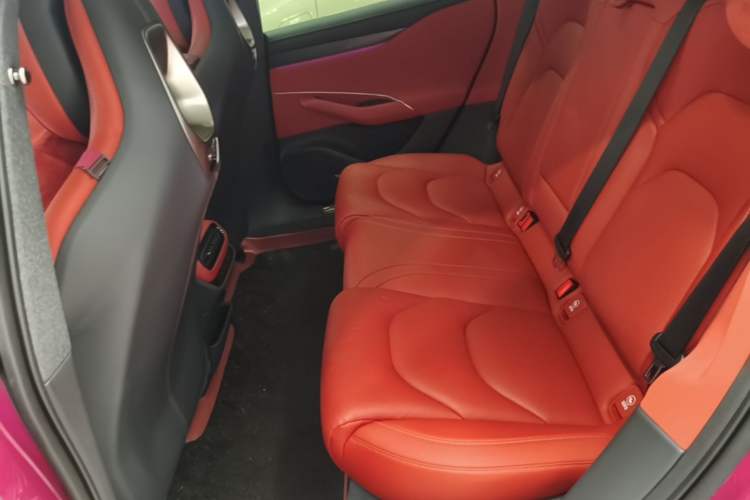 Used Xiaomi Auto SU7 2024 Rear-Drive Long-Range Intelligent Driving Version Left Rear Seat