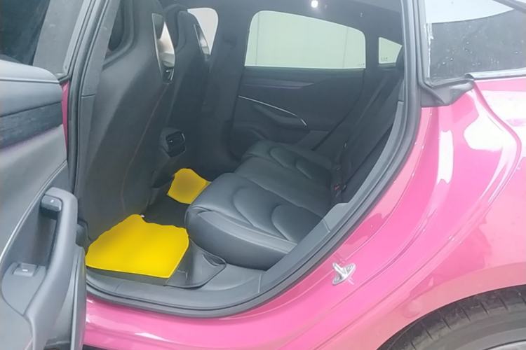 Used Xiaomi Auto SU7 2024 Rear-Drive Long-Range Intelligent Driving Version Left Rear Seat