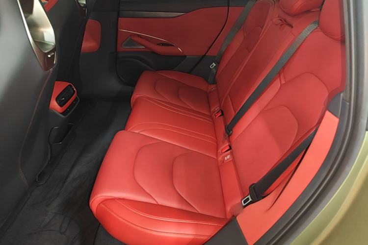 Used Xiaomi Auto SU7 2024 Four-Wheel Drive Ultra-Long Range Advanced Intelligent Driving Max Edition Left Rear Seat