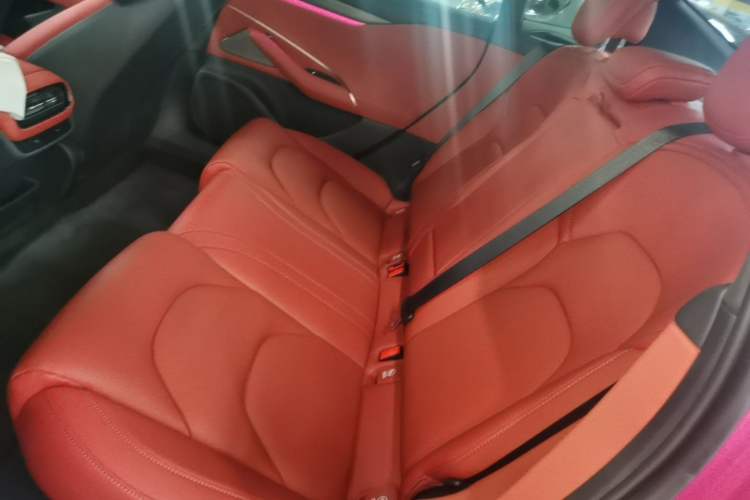 Used Xiaomi Auto SU7 2024 Four-Wheel Drive Ultra-Long Range Advanced Intelligent Driving Max Edition Left Rear Seat