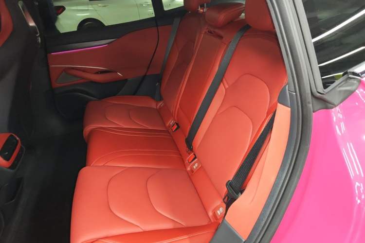 Used Xiaomi Auto SU7 2024 Four-Wheel Drive Ultra-Long Range Advanced Intelligent Driving Max Edition Left Rear Seat