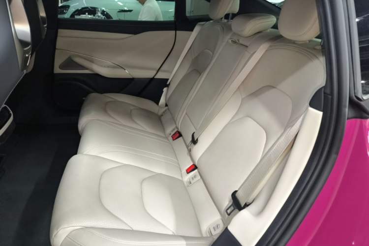 Used Xiaomi Auto SU7 2024 Four-Wheel Drive Ultra-Long Range Advanced Intelligent Driving Max Edition Left Rear Seat
