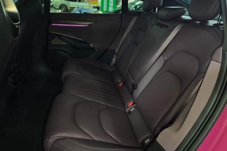 Used Xiaomi Auto SU7 2024 Four-Wheel Drive Ultra-Long Range Advanced Intelligent Driving Max Edition Left Rear Seat