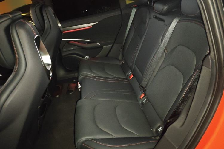 Used Xiaomi Auto SU7 2024 Four-Wheel Drive Ultra-Long Range Advanced Intelligent Driving Max Edition Left Rear Seat