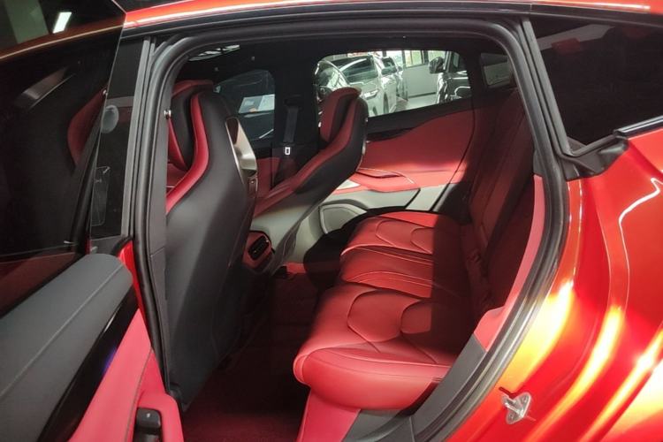 Used Xiaomi Auto SU7 2024 Four-Wheel Drive Ultra-Long Range Advanced Intelligent Driving Max Edition Left Rear Seat