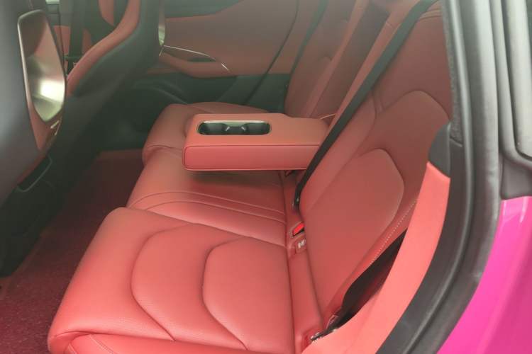 Used Xiaomi Auto SU7 2024 Rear-Drive Long-Range Intelligent Driving Version Left Rear Seat