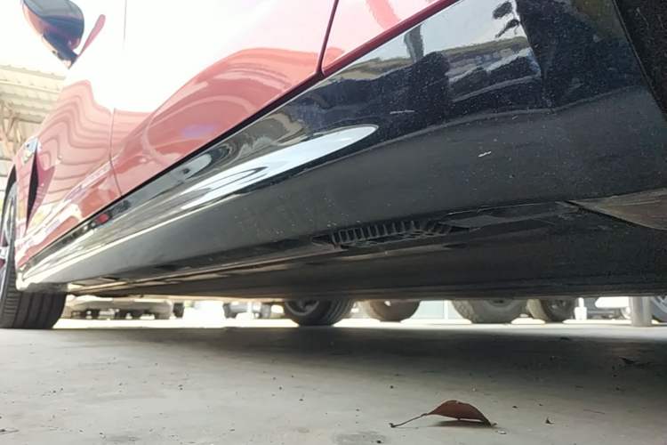 Used Xiaomi Auto SU7 2024 Rear-Drive Long-Range Intelligent Driving Version Left Side Sill