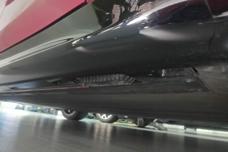 Used Xiaomi Auto SU7 2024 Rear-Drive Long-Range Intelligent Driving Version Left Side Sill