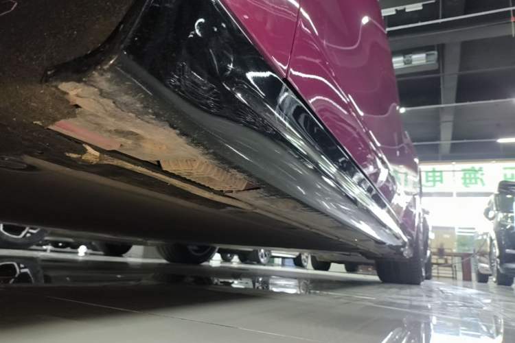 Used Xiaomi Auto SU7 2024 Four-Wheel Drive Ultra-Long Range Advanced Intelligent Driving Max Edition Left Side Sill