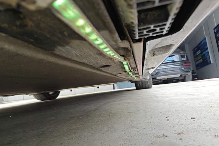 Used Xiaomi Auto SU7 2024 Rear-Drive Long-Range Intelligent Driving Version Left Side Sill