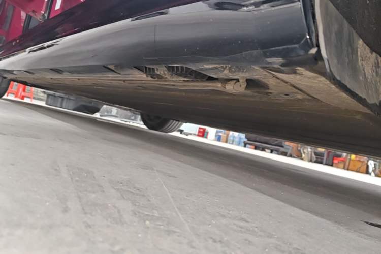 Used Xiaomi Auto SU7 2024 Rear-Drive Long-Range Intelligent Driving Version Left Side Sill