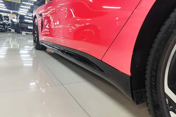 Used Xiaomi Auto SU7 2024 Four-Wheel Drive Ultra-Long Range Advanced Intelligent Driving Max Edition Left Side Sill