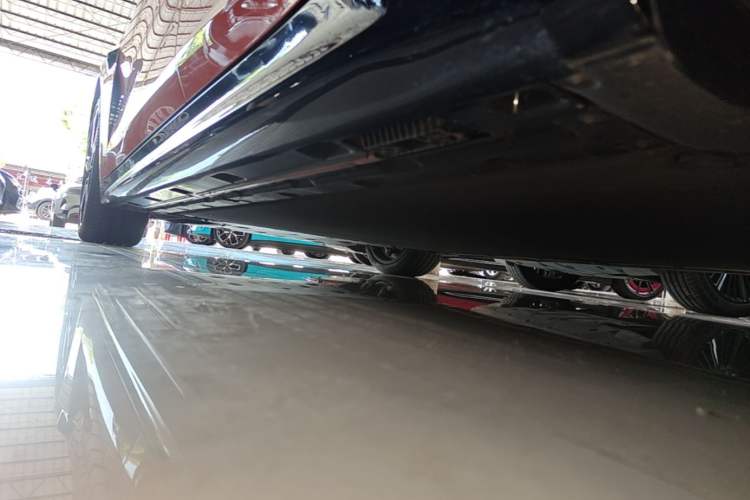 Used Xiaomi Auto SU7 2024 Rear-Drive Ultra-Long Range Advanced Pro-Level Intelligent Driving Version Left Side Sill