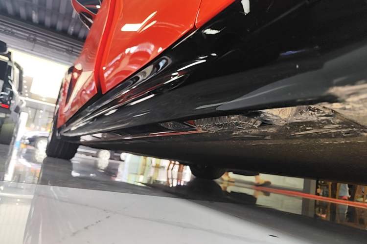 Used Xiaomi Auto SU7 2024 Rear-Drive Ultra-Long Range Advanced Pro-Level Intelligent Driving Version Left Side Sill