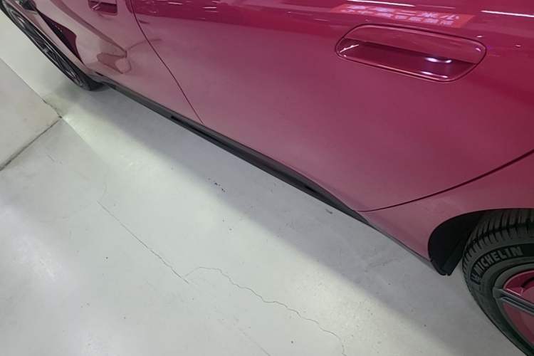 Used Xiaomi Auto SU7 2024 Rear-Drive Ultra-Long Range Advanced Pro-Level Intelligent Driving Version Left Side Sill