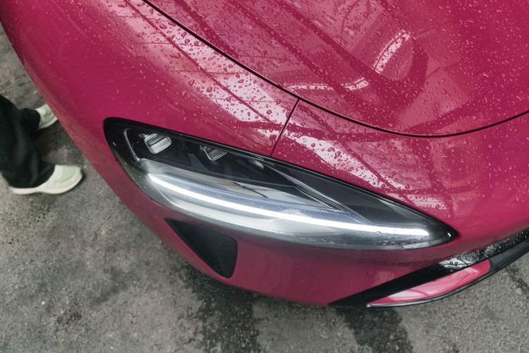 Used Xiaomi Auto SU7 2024 Rear-Drive Long-Range Intelligent Driving Version Right Front Headlight