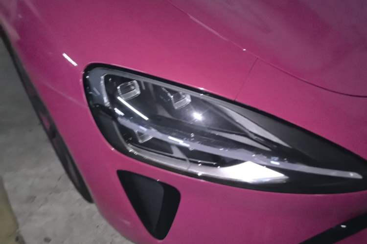 Used Xiaomi Auto SU7 2024 Rear-Drive Long-Range Intelligent Driving Version Right Front Headlight