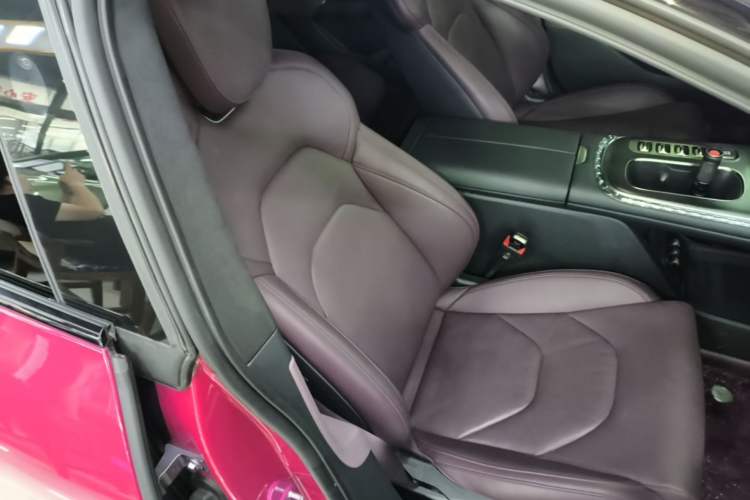 Used Xiaomi Auto SU7 2024 Four-Wheel Drive Ultra-Long Range Advanced Intelligent Driving Max Edition Right Front Seat