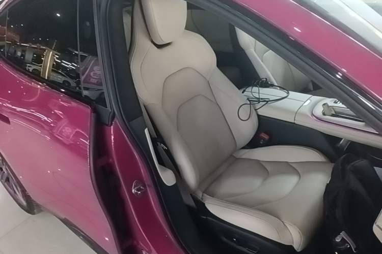 Used Xiaomi Auto SU7 2024 Four-Wheel Drive Ultra-Long Range Advanced Intelligent Driving Max Edition Right Front Seat