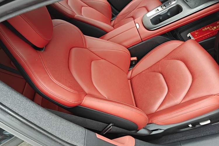 Used Xiaomi Auto SU7 2024 Rear-Drive Long-Range Intelligent Driving Version Right Front Seat