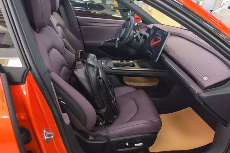 Used Xiaomi Auto SU7 2024 Rear-Drive Long-Range Intelligent Driving Version Right Front Seat