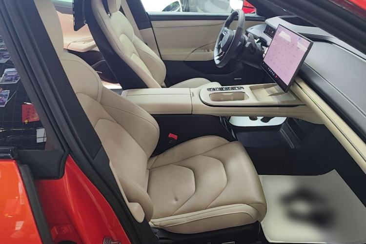 Used Xiaomi Auto SU7 2024 Four-Wheel Drive Ultra-Long Range Advanced Intelligent Driving Max Edition Right Front Seat