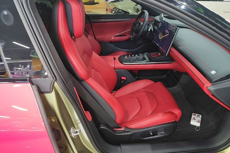 Used Xiaomi Auto SU7 2024 Four-Wheel Drive Ultra-Long Range Advanced Intelligent Driving Max Edition Right Front Seat