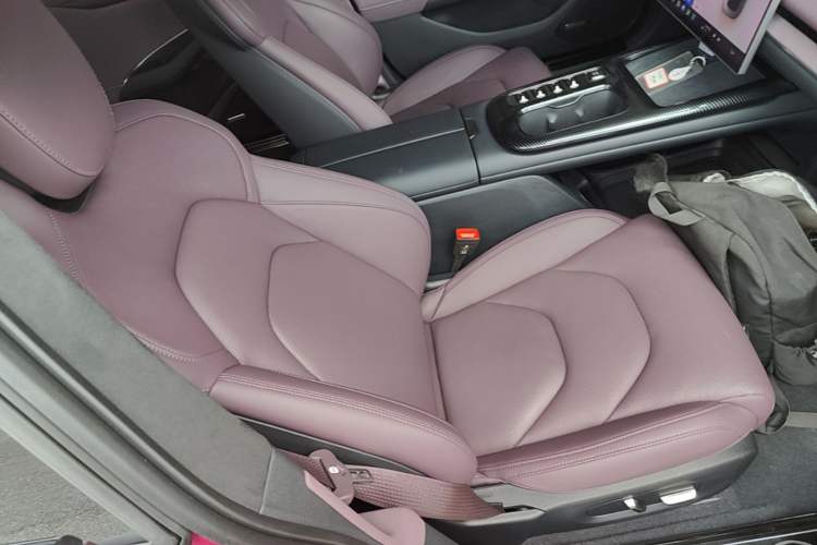 Used Xiaomi Auto SU7 2024 Four-Wheel Drive Ultra-Long Range Advanced Intelligent Driving Max Edition Right Front Seat