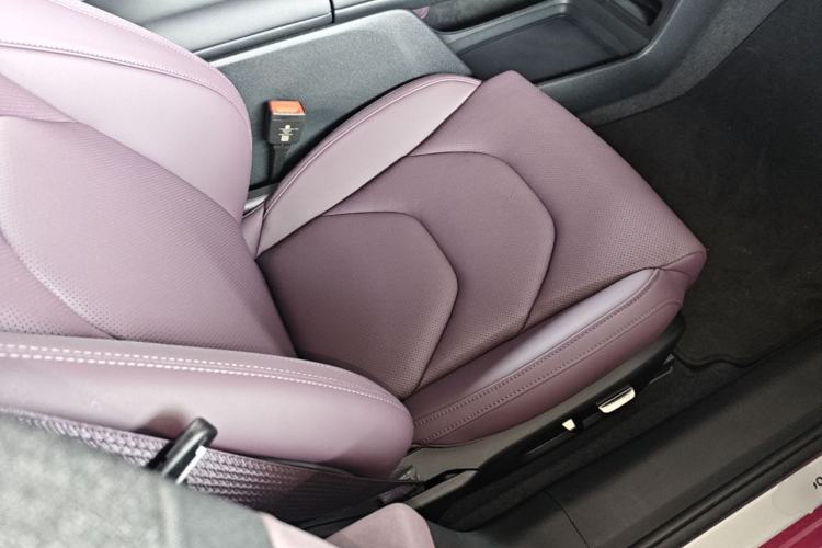 Used Xiaomi Auto SU7 2024 Rear-Drive Long-Range Intelligent Driving Version Right Front Seat