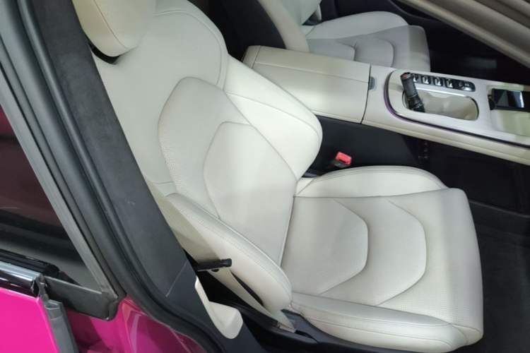 Used Xiaomi Auto SU7 2024 Four-Wheel Drive Ultra-Long Range Advanced Intelligent Driving Max Edition Right Front Seat