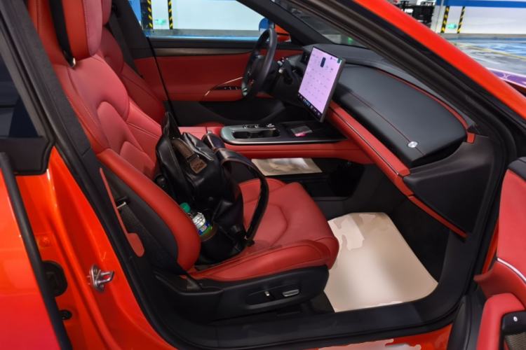 Used Xiaomi Auto SU7 2024 Rear-Drive Ultra-Long Range Advanced Pro-Level Intelligent Driving Version Right Front Seat