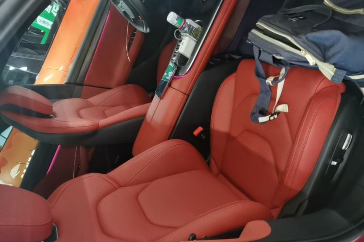 Used Xiaomi Auto SU7 2024 Four-Wheel Drive Ultra-Long Range Advanced Intelligent Driving Max Edition Right Front Seat