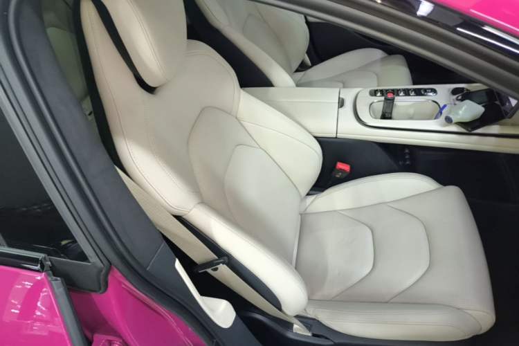 Used Xiaomi Auto SU7 2024 Four-Wheel Drive Ultra-Long Range Advanced Intelligent Driving Max Edition Right Front Seat