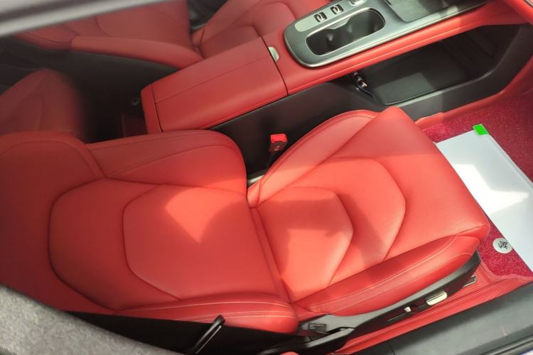 Used Xiaomi Auto SU7 2024 Rear-Drive Long-Range Intelligent Driving Version Right Front Seat