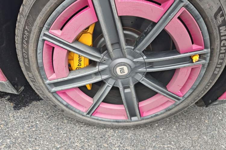 Used Xiaomi Auto SU7 2024 Four-Wheel Drive Ultra-Long Range Advanced Intelligent Driving Max Edition Right Front Wheel Hub