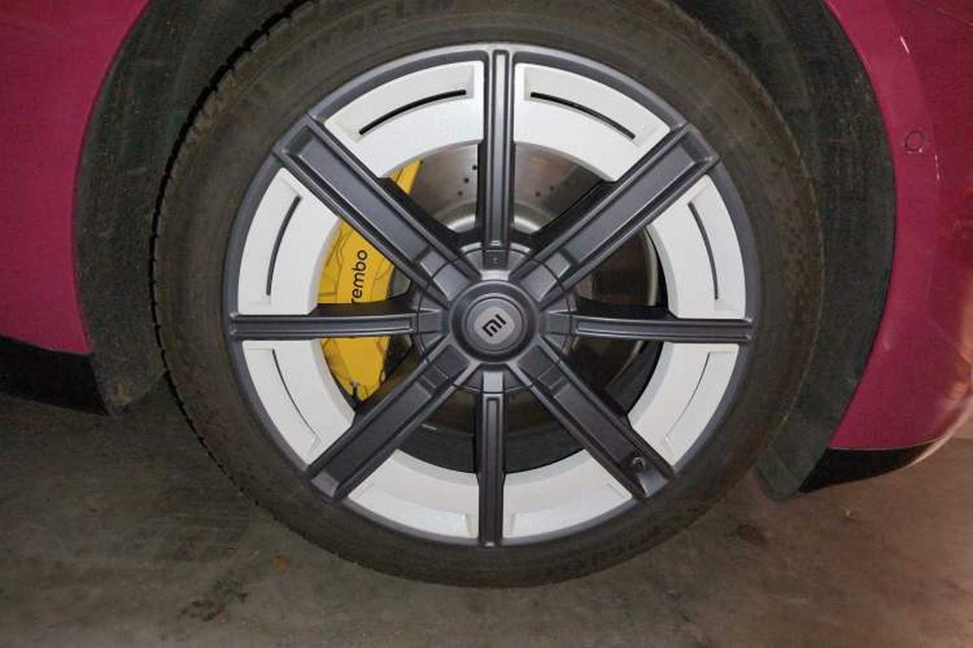 Used Xiaomi Auto SU7 2024 Rear-Drive Ultra-Long Range Advanced Pro-Level Intelligent Driving Version Right Front Wheel Hub