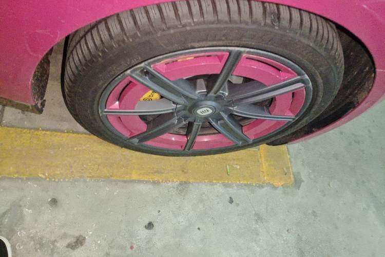 Used Xiaomi Auto SU7 2024 Four-Wheel Drive Ultra-Long Range Advanced Intelligent Driving Max Edition Right Front Wheel Hub