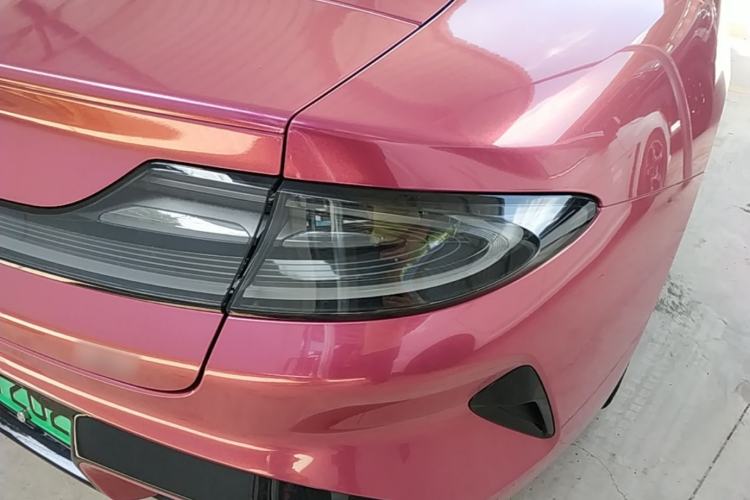 Used Xiaomi Auto SU7 2024 Rear-Drive Long-Range Intelligent Driving Version Right Rear Taillight