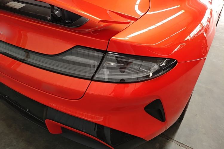 Used Xiaomi Auto SU7 2024 Four-Wheel Drive Ultra-Long Range Advanced Intelligent Driving Max Edition Right Rear Taillight
